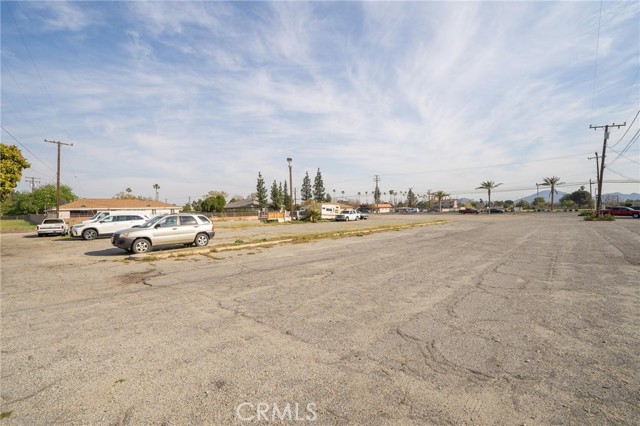 Detail Gallery Image 9 of 26 For 16436 Foothill Bld, Fontana,  CA 92335 - – Beds | – Baths