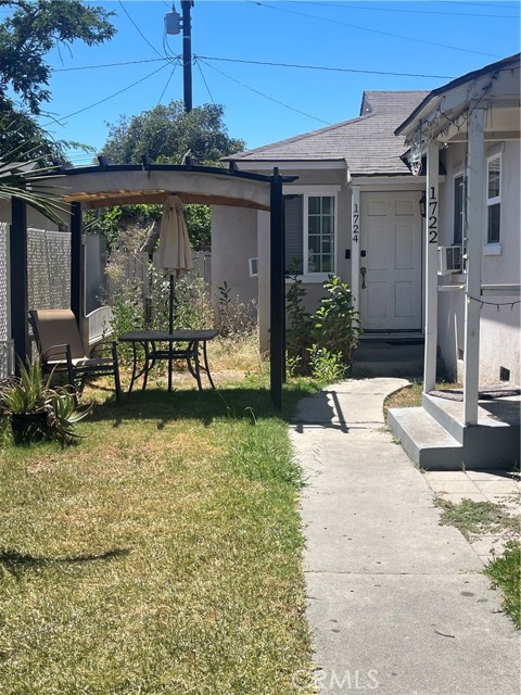 Detail Gallery Image 3 of 13 For 1722 S Birch, Santa Ana,  CA 92707 - 2 Beds | 1 Baths