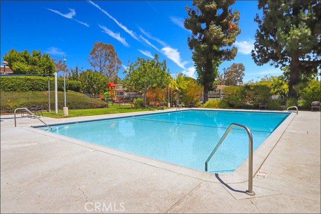 23068 Via Cereza, Mission Viejo CA: https://media.crmls.org/medias/3c1f9751-0e36-4d57-99f5-64df29c9f597.jpg