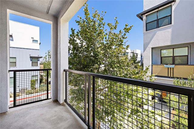944 N Divino Privado, Ontario CA: https://media.crmls.org/medias/3c202d6d-bf3c-4f96-96ff-e6cc2b7654c1.jpg