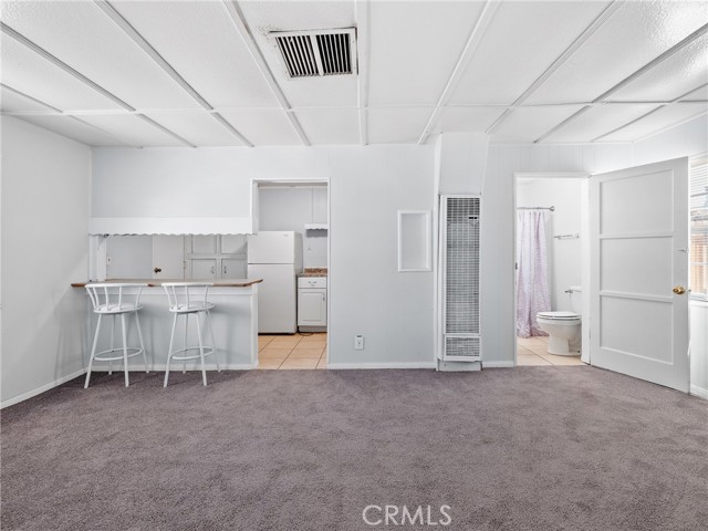 1040 Flora Street, Barstow CA: https://media.crmls.org/medias/3c202dbb-c827-4a54-b6d5-0d4481b7fd49.jpg