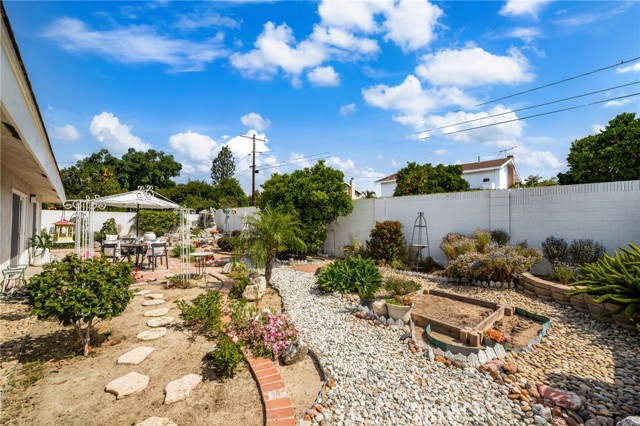 651 Lemke Drive, Placentia CA: https://media.crmls.org/medias/3c2083c4-f792-4546-9bfd-5b852fe9e5b7.jpg