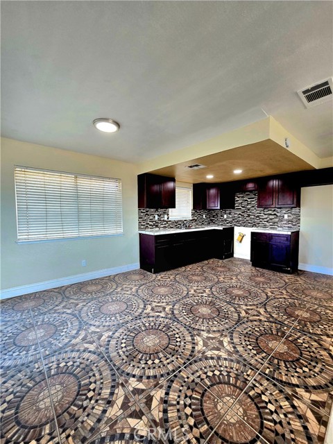 41042 163rd St E, Lancaster CA: https://media.crmls.org/medias/3c20a2ff-483a-4e45-93fc-43db39173dfa.jpg