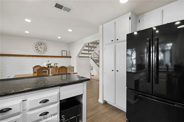 Detail Gallery Image 15 of 47 For 1693 N Mountain #D,  Upland,  CA 91784 - 3 Beds | 2/1 Baths