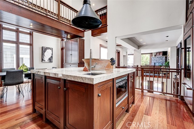 436 32nd St., Manhattan Beach CA: https://media.crmls.org/medias/3c234535-c1a4-4485-a19d-665c803c307f.jpg