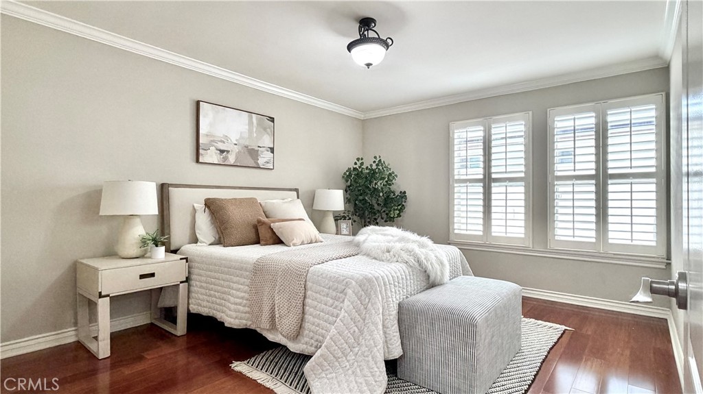 https://media.crmls.org/medias/3c2367b7-ffac-4a35-90b5-112062bff670.jpg?preset=X-Large