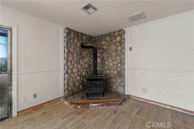 Detail Gallery Image 14 of 54 For 34754 Ellenan, Acton,  CA 93510 - 5 Beds | 4 Baths