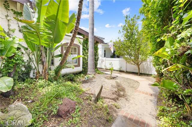 Detail Gallery Image 4 of 32 For 317 Walnut St, Costa Mesa,  CA 92627 - 4 Beds | 2 Baths