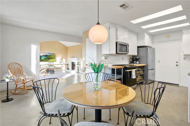 Detail Gallery Image 8 of 25 For 6000 E Ladera Ln, Anaheim Hills,  CA 92807 - 2 Beds | 2/1 Baths
