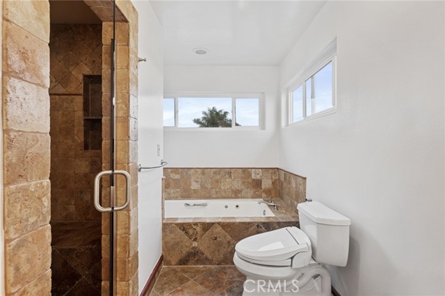 202 Lucia Avenue, Redondo Beach, California 90277, 5 Bedrooms Bedrooms, ,3 BathroomsBathrooms,Residential,Sold,Lucia,SB21191520