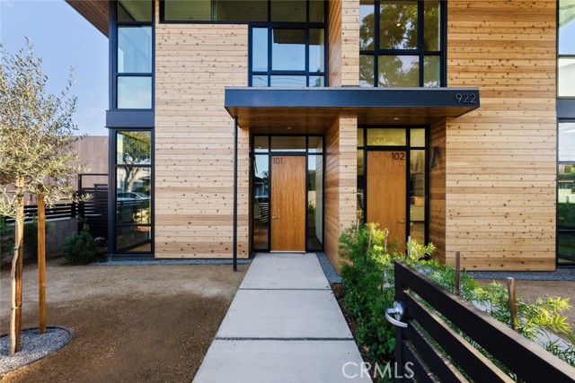 Front Image Thumbnail for CRGD25276057