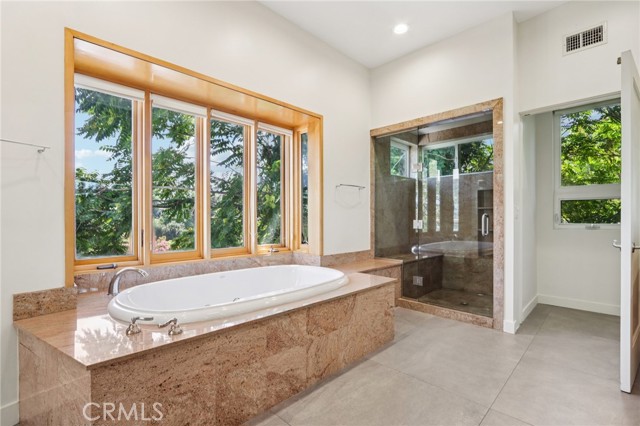 Detail Gallery Image 52 of 75 For 13424 Contour Dr, Sherman Oaks,  CA 91423 - 3 Beds | 4 Baths