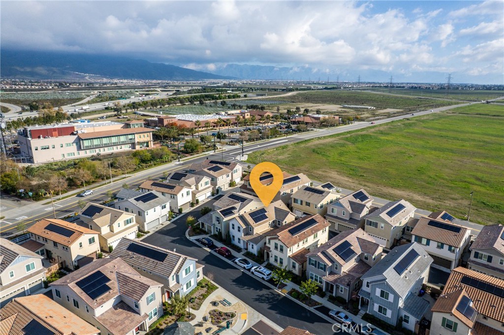 https://media.crmls.org/medias/3c2717b2-a212-43cc-9bc0-95c98174bdc0.jpg?preset=X-Large