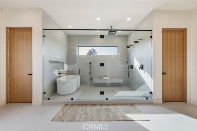 Detail Gallery Image 17 of 36 For 16252 Addison St, Encino,  CA 91436 - 7 Beds | 7/1 Baths