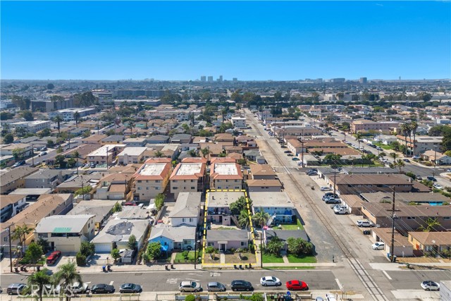 12443 York Avenue, Hawthorne CA: https://media.crmls.org/medias/3c27a621-3999-461b-9187-c4355d4af171.jpg