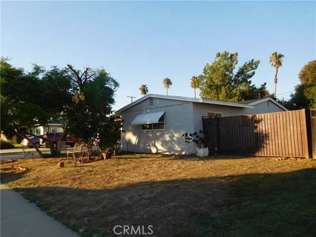 Image 2 for 4061 Manchester Pl, Riverside, CA 92503