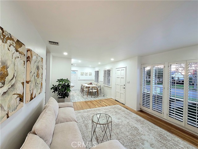 Detail Gallery Image 2 of 22 For 3034 N Ocana, Long Beach,  CA 90808 - 5 Beds | 2 Baths
