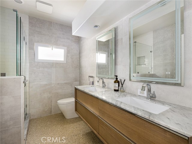 Detail Gallery Image 20 of 33 For 360 Hillcrest Street, El Segundo,  CA 90245 - 4 Beds | 4 Baths