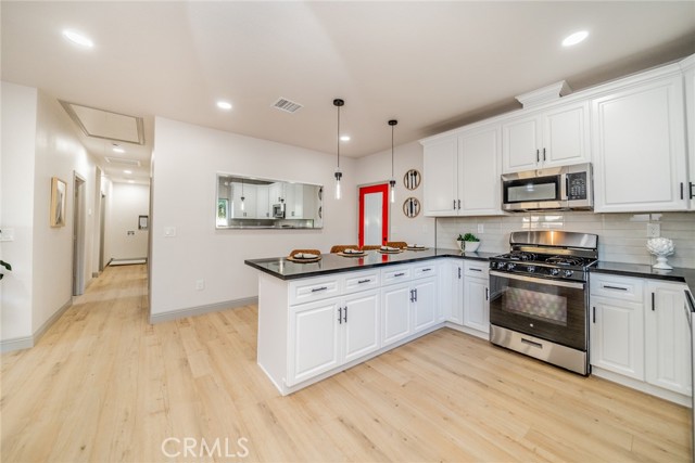 Detail Gallery Image 15 of 55 For 3017 Date St, Riverside,  CA 92507 - 4 Beds | 2 Baths