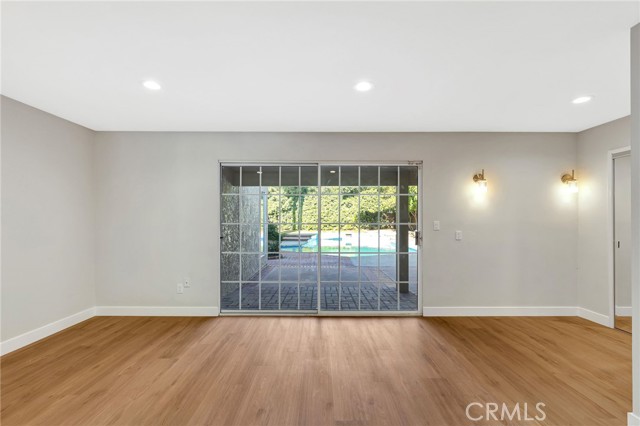 10938 Remmet Avenue, Chatsworth CA: https://media.crmls.org/medias/3c29df1f-6ad0-4c3c-9824-b88e8098ffc1.jpg