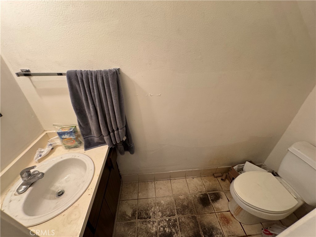 https://media.crmls.org/medias/3c29f14b-6ad1-4058-a9c2-b3db0b0d4de3.jpg?preset=X-Large