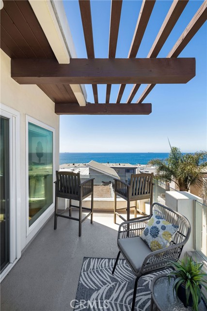 Detail Gallery Image 21 of 70 For 3603 Manhattan, Manhattan Beach,  CA 90266 - 3 Beds | 3/1 Baths