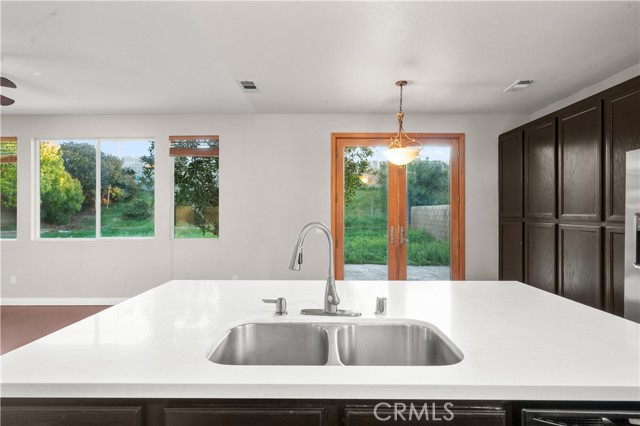 Detail Gallery Image 13 of 58 For 4028 Portola, Palmdale,  CA 93551 - 5 Beds | 3 Baths