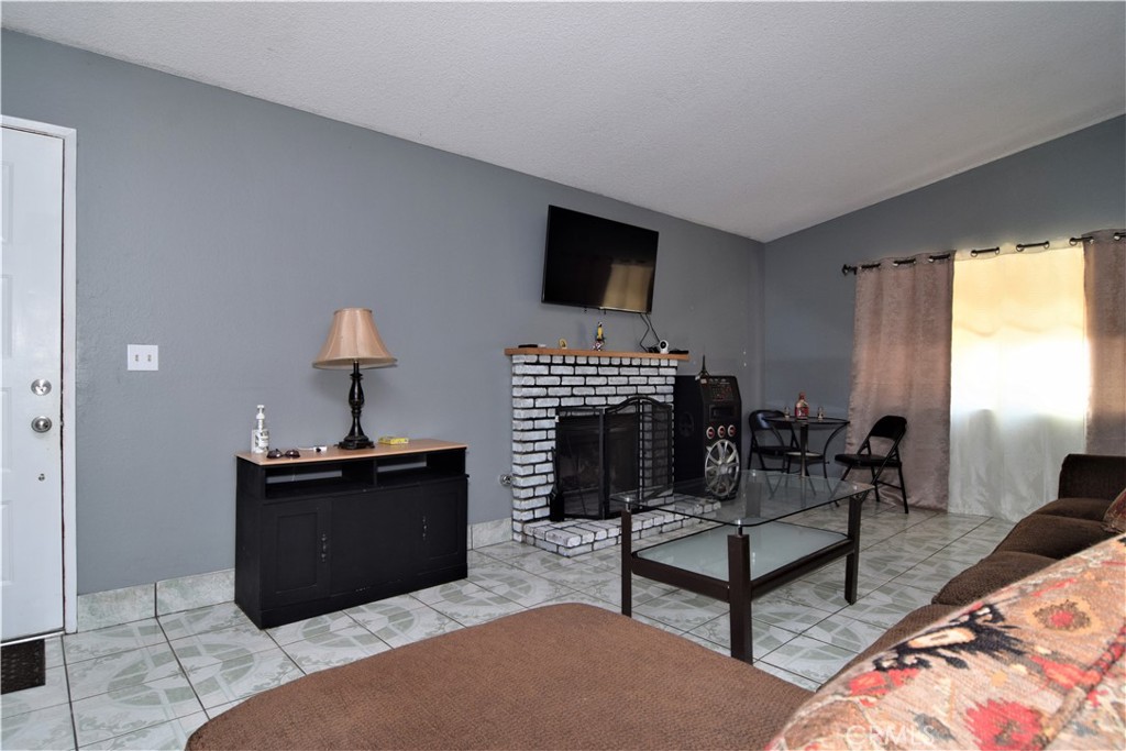 MLS #SR25252356 image #6