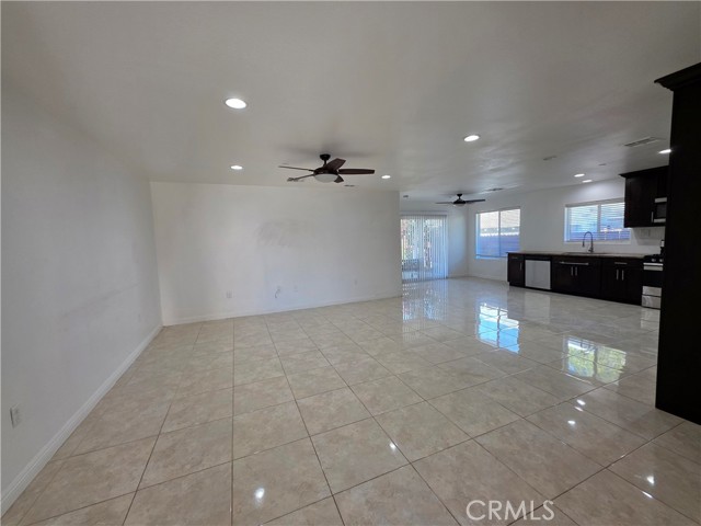 355 S Inez, Hemet CA: https://media.crmls.org/medias/3c2be934-e84c-4dfa-bd3d-e878496d7449.jpg