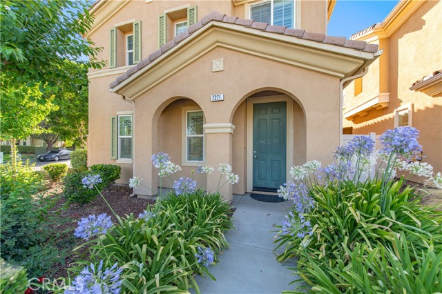 7271 Enclave Drive, Eastvale CA: https://media.crmls.org/medias/3c2c70b7-fa08-4e9d-83c5-869fb9bc0800.jpg