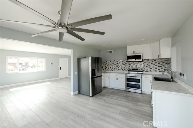 54055 Avenida Velasco, La Quinta CA: https://media.crmls.org/medias/3c2ccff9-a494-451a-b261-84b12b6ff940.jpg