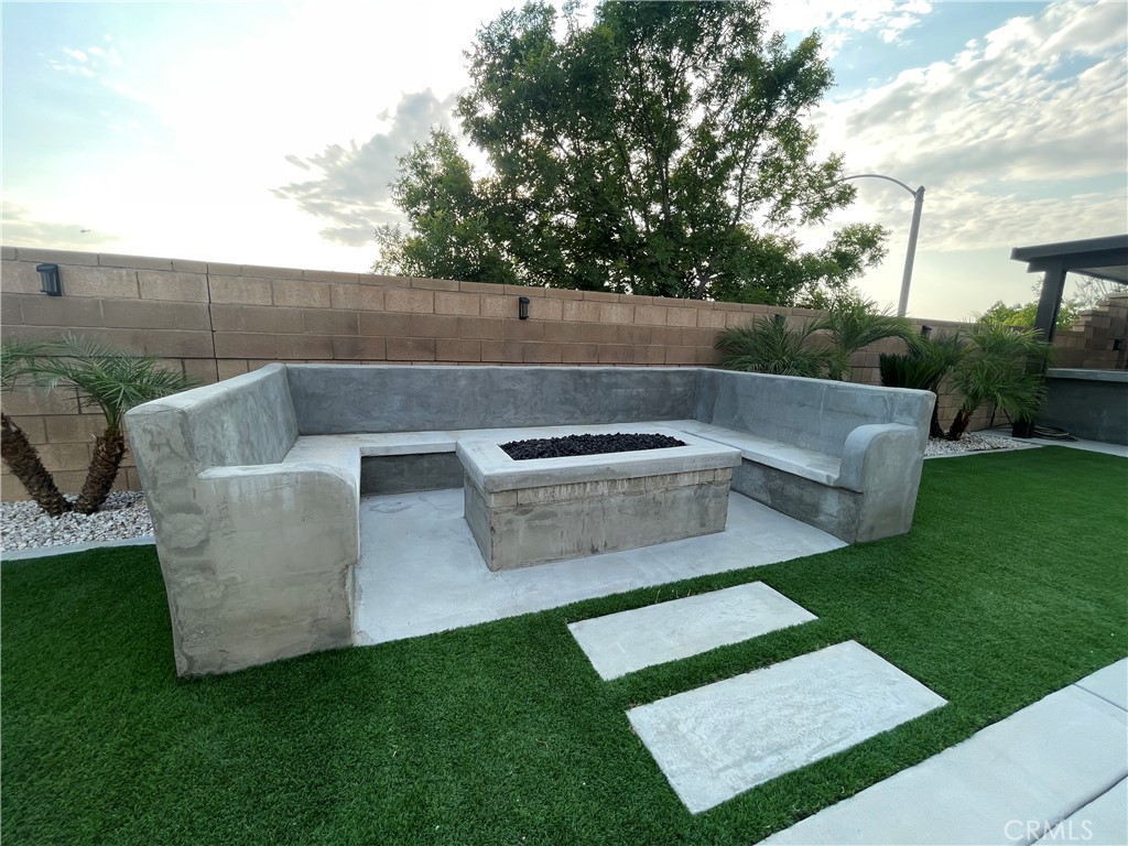 https://media.crmls.org/medias/3c2cec5b-b1bf-40ae-93f8-263fed8436d9.jpg?preset=X-Large