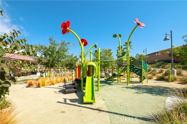 Detail Gallery Image 50 of 69 For 16657 Snowdrop Ln #2,  Fontana,  CA 92336 - 4 Beds | 3 Baths