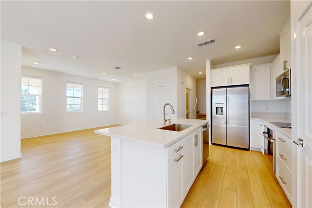 Detail Gallery Image 8 of 33 For 8421 Gabrielino Ct, Rancho Cucamonga,  CA 91730 - 3 Beds | 2/1 Baths