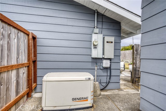 494 S Whipple Street, Fort Bragg CA: https://media.crmls.org/medias/3c2e9109-f006-4521-9be7-df106ba70652.jpg