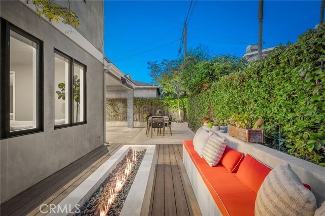 1704 Poinsettia, Manhattan Beach, California 90266, 4 Bedrooms Bedrooms, ,3 BathroomsBathrooms,Residential,For Sale,Poinsettia,SB26093212