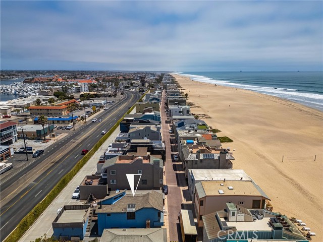51 B Surfside Avenue, Surfside CA: https://media.crmls.org/medias/3c2f9e35-7676-4bf6-a3f5-31b18de9958d.jpg