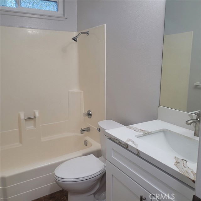 Detail Gallery Image 10 of 12 For 11251 Sweetwater Dr, Riverside,  CA 92505 - 3 Beds | 2 Baths