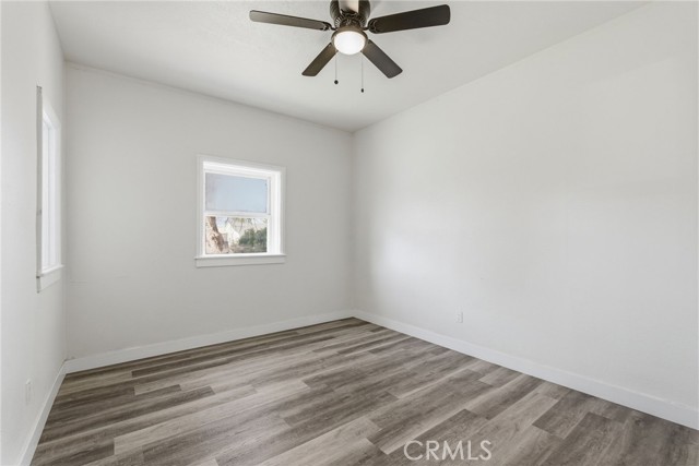 Detail Gallery Image 4 of 5 For 2723 Iris St, Riverside,  CA 92507 - 4 Beds | 2/1 Baths