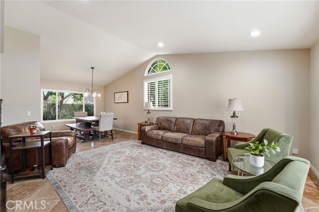 Detail Gallery Image 9 of 52 For 1513 Glenn Cir, Placentia,  CA 92870 - 4 Beds | 2/1 Baths