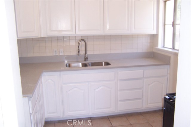 1256 W Alexander Avenue, San Bernardino CA: https://media.crmls.org/medias/3c334966-b9b0-4780-9309-b7a56387932c.jpg
