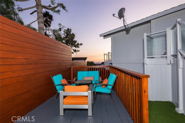 2 Camel Point Drive, Laguna Beach CA: https://media.crmls.org/medias/3c33b644-8b89-4f4c-a88e-e1fc814949e8.jpg