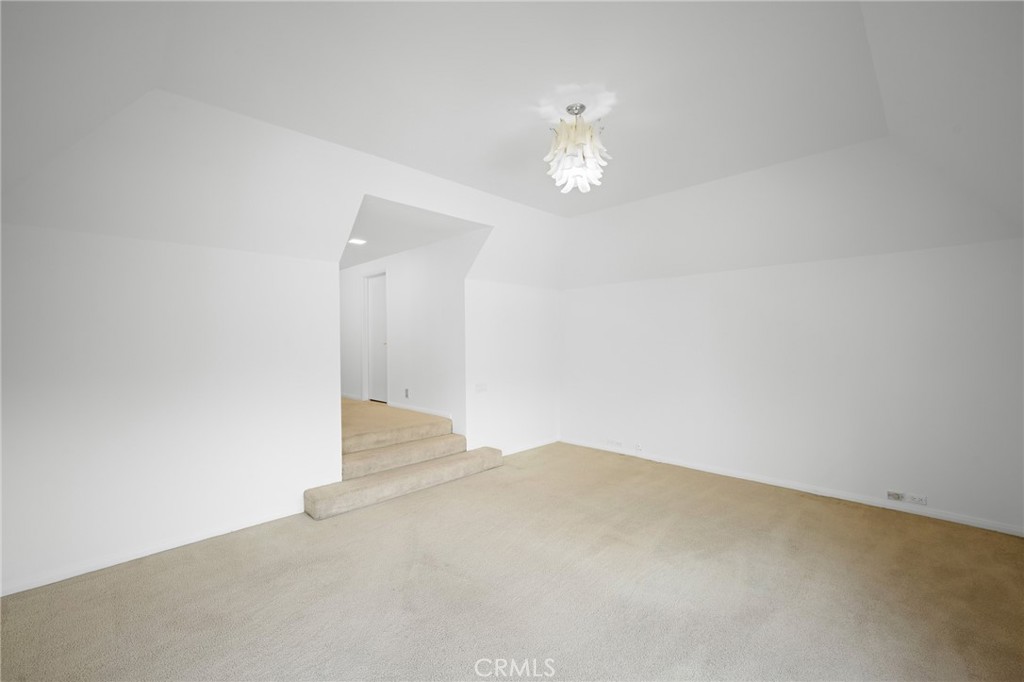 https://media.crmls.org/medias/3c35000f-be1a-4030-8c05-2f2b0ede302b.jpg?preset=X-Large
