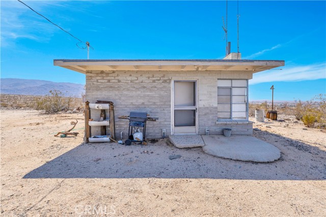 Detail Gallery Image 7 of 43 For 7525 Isleta Rd, Twentynine Palms,  CA 92277 - 0 Beds | 1 Baths
