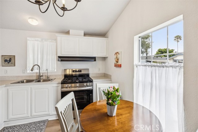 3960 S Higuera Street, San Luis Obispo CA: https://media.crmls.org/medias/3c3568e8-8188-4487-bff9-ffe32127c8c0.jpg