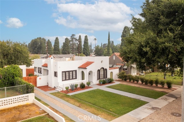 5743 Magnolia Avenue, Riverside CA: https://media.crmls.org/medias/3c367638-046b-4f5e-b798-9a0a69ece868.jpg