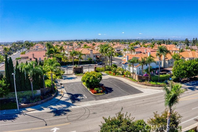21221 Hillsdale, Huntington Beach CA: https://media.crmls.org/medias/3c367ed4-dd4c-49d8-83ba-225179daae94.jpg