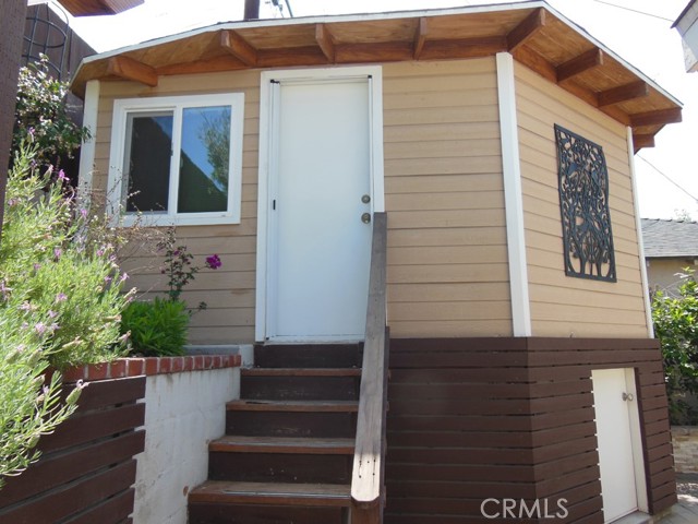 4956 Revlon Drive, La Canada Flintridge CA: https://media.crmls.org/medias/3c368671-7aaf-4c9a-9d5d-edb15494f154.jpg