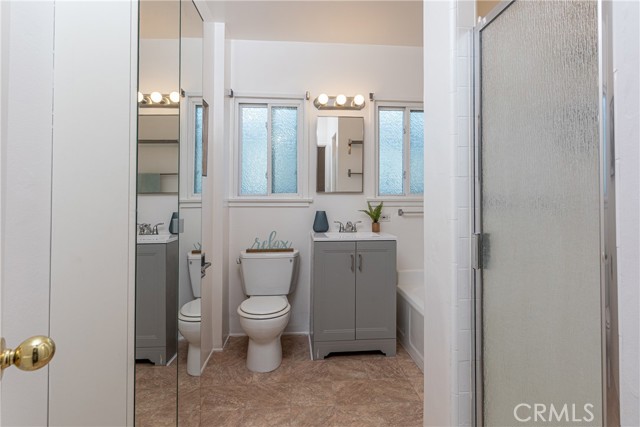 Detail Gallery Image 17 of 46 For 352 W Alameda Ave, Burbank,  CA 91506 - 3 Beds | 2 Baths