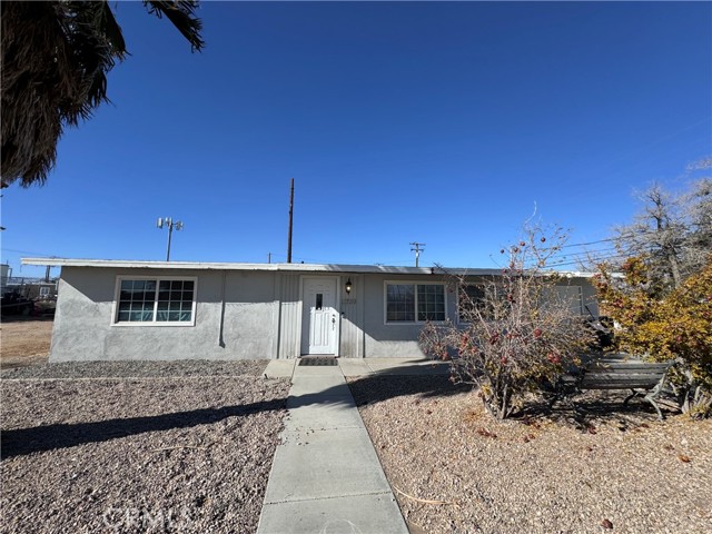 Detail Gallery Image 2 of 6 For 11759 Baldwin St, Adelanto,  CA 92301 - 3 Beds | 1 Baths